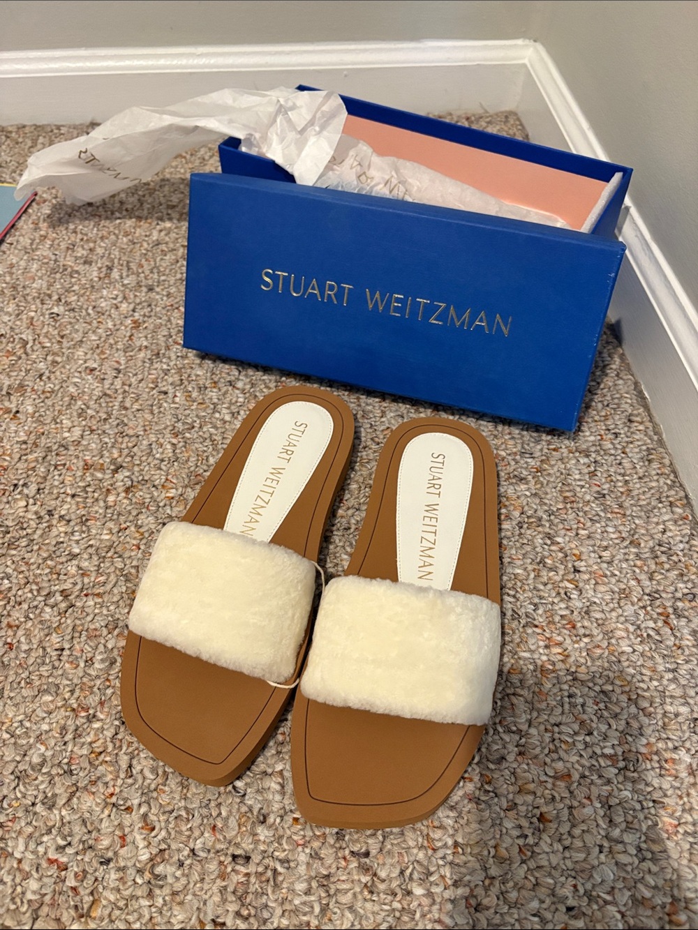 NWT! Stuart Weitzman Shearling Slides